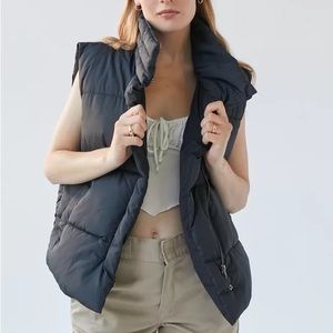 UO Corrine Snap Puffer Vest